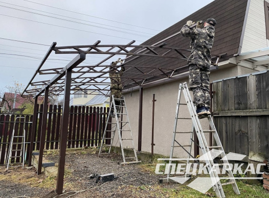 Навес из поликарбоната для автомобиля к дому №70 - фото 1653