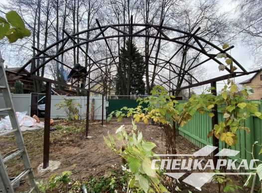 Металлический навес для машины с покрытием из сотового поликарбоната №76 - фото 1714