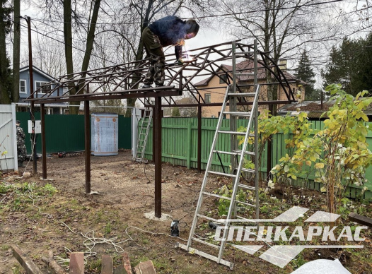 Металлический навес для машины с покрытием из сотового поликарбоната №76 - фото 1715